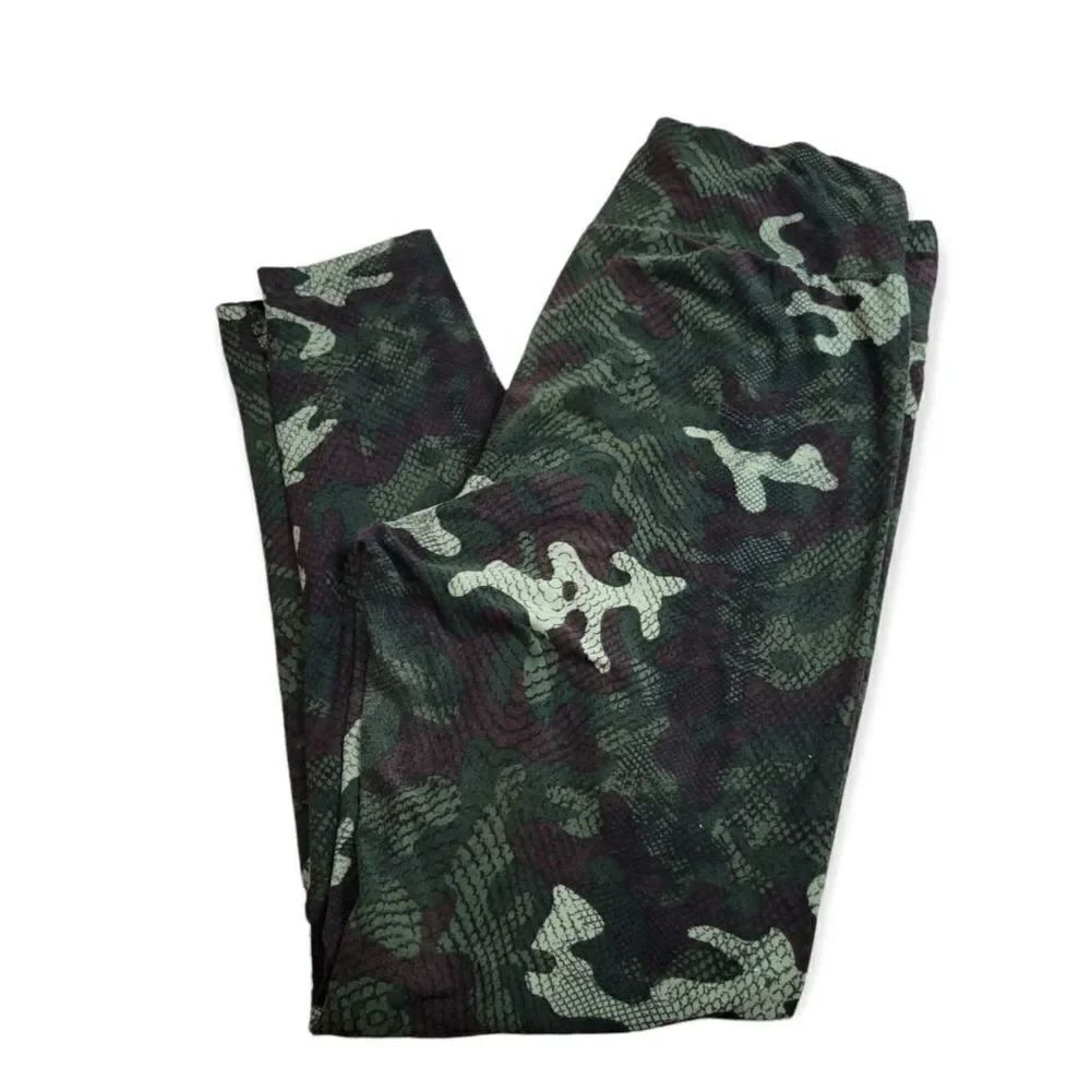 No Boundaries camouflage snake leggings L11/13